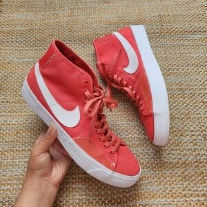 Nike SB Blazer Court Mid Lobster/White Sneaker Mens 9